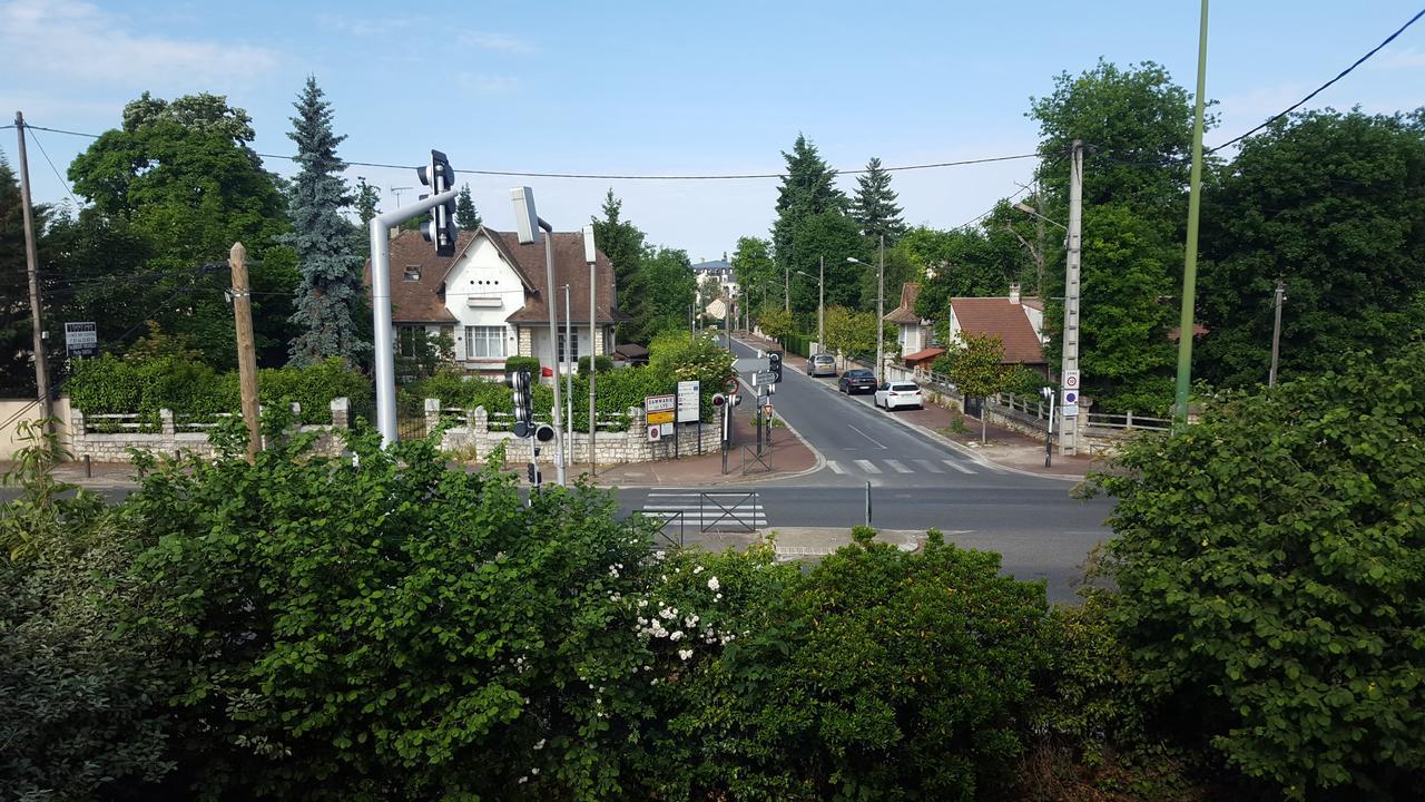 Apakabar Homestay - Ambiance Balinaise, Parking Prive, Netflix, La Rochette  Exteriér fotografie